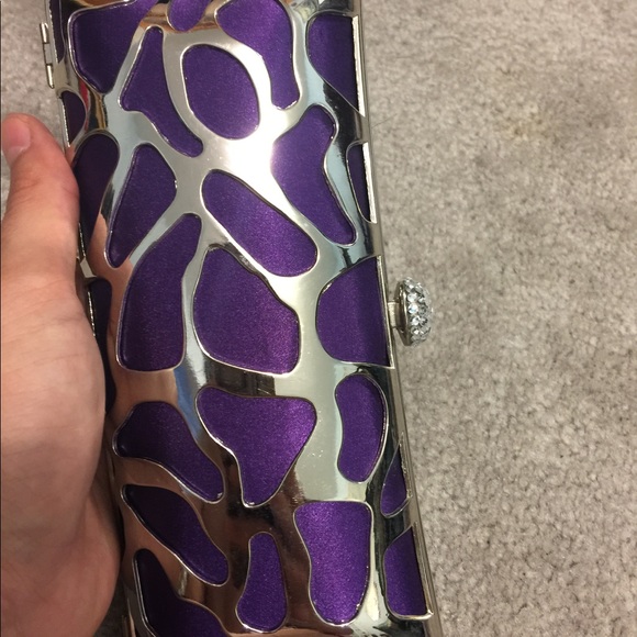 Clutch / Purse - Picture 3 of 7